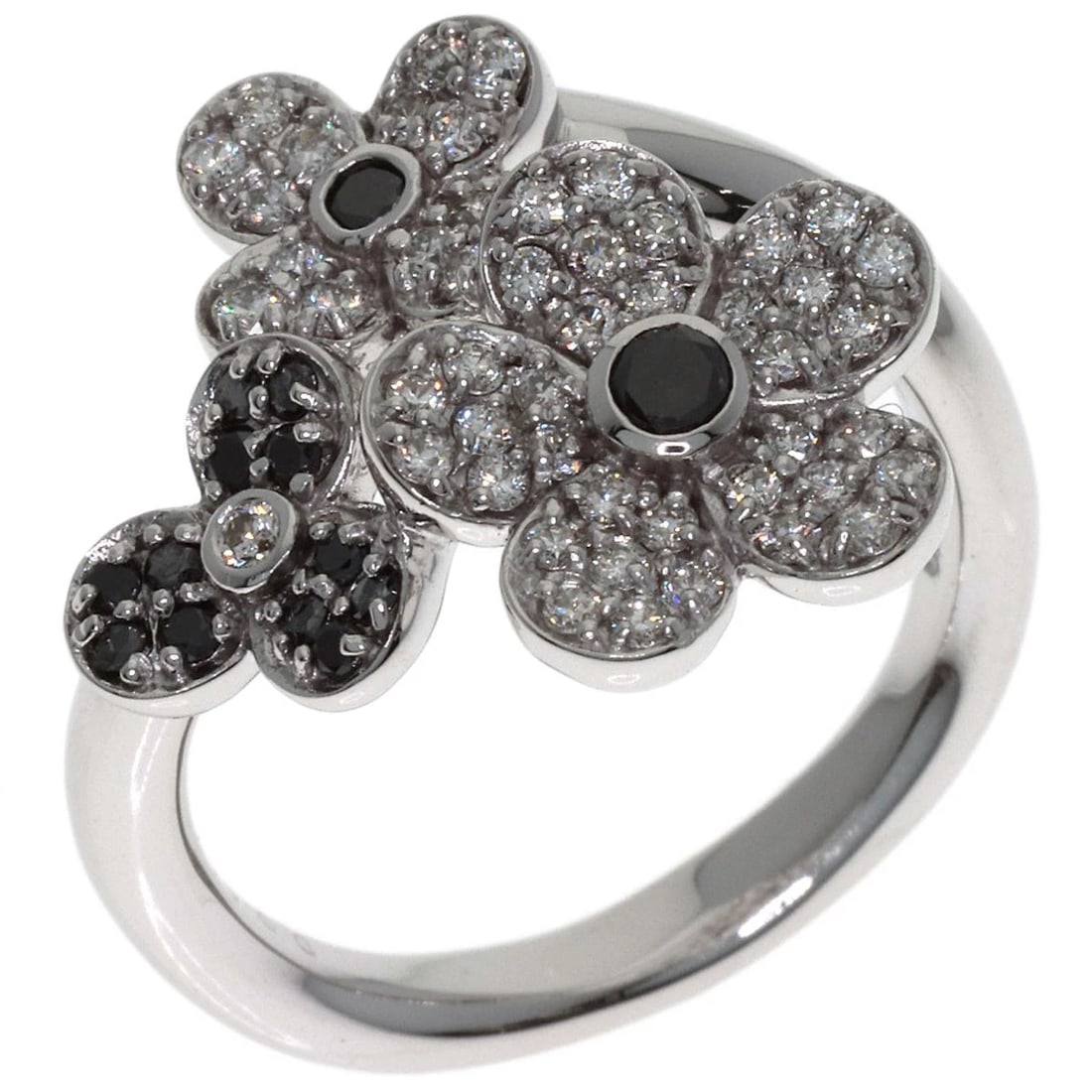 PONTE VECCHIO FLOWER MOTIF DIAMOND RING K18 WHITE GOLD: Ponte Vecchio Flower motif Diamond Ring K18 White Gold Brand: Ponte Vecchio Type/Style: Ring Material: K18 White Gold Main Stone Natural Color: Silver Size: 6.5(US) Accessories: None Acces