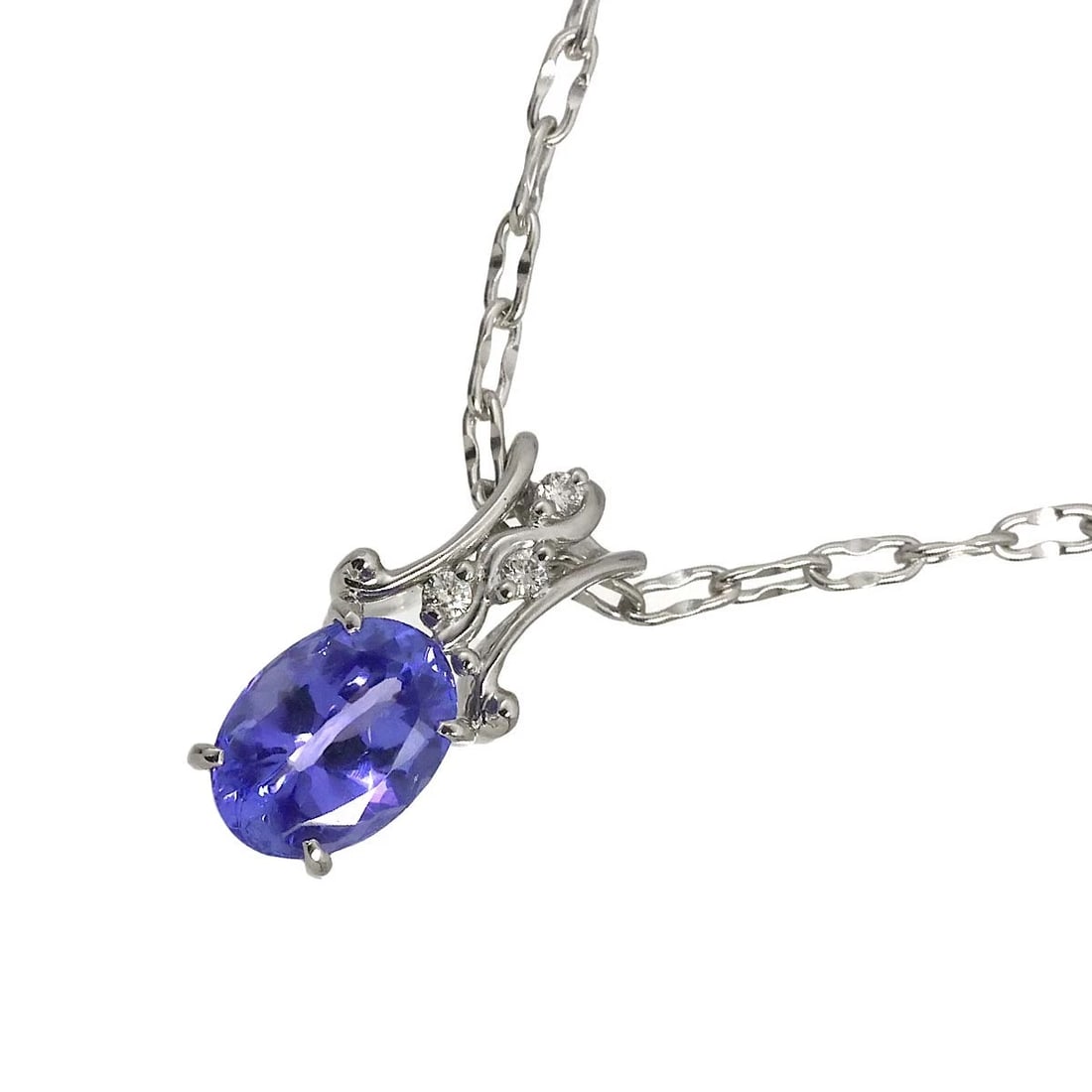 TANZANITE DIAMOND NECKLACE 18K WG WHITE GOLD 750: Tanzanite Diamond Necklace 18K WG White Gold 750 Brand: Unbranded Type/Style: Necklace Material: 750 White Gold Main Stone Natural Color: White Gold Size: internal circumference of the chain:17.7inch(
