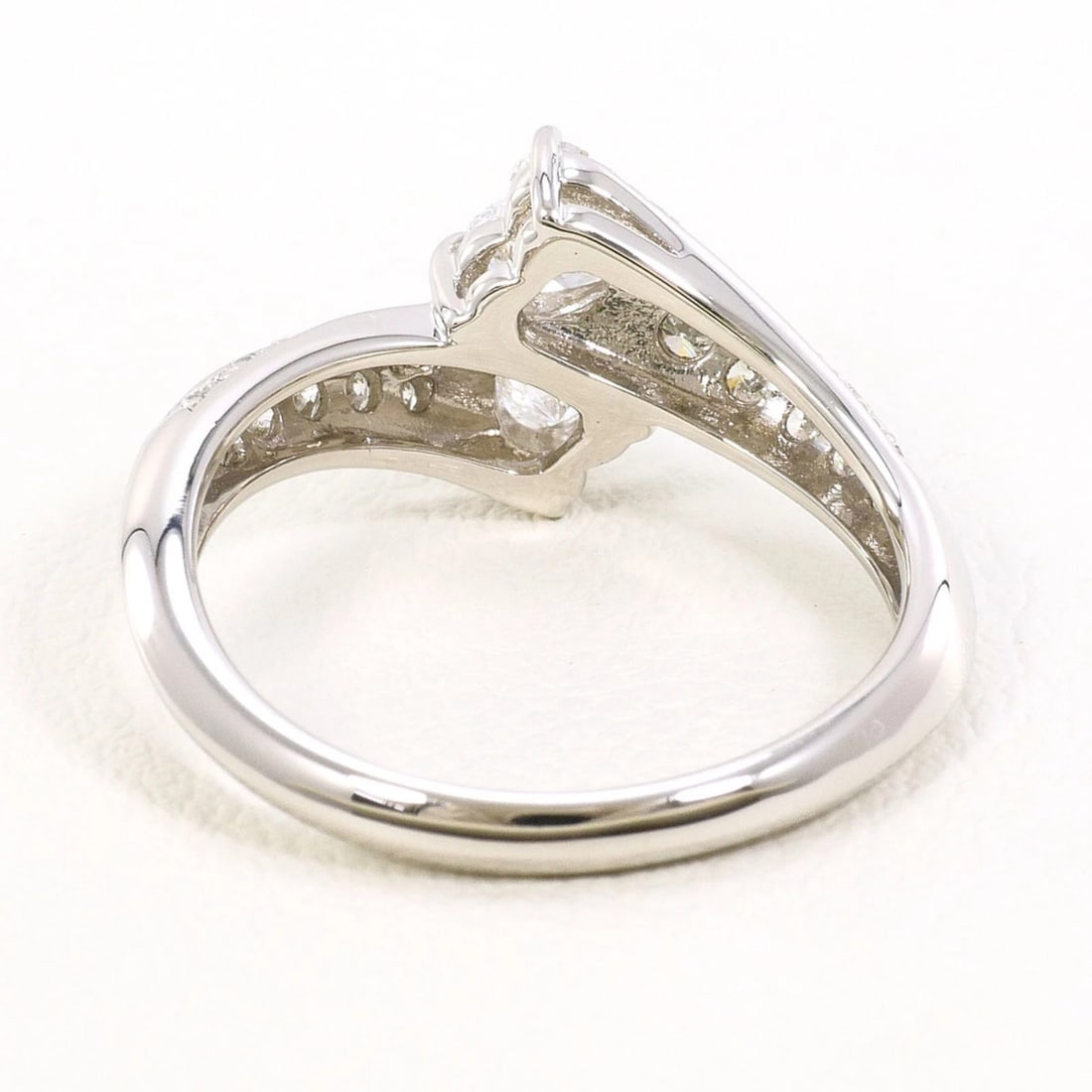 PT900 PLATINUM RING DIAMOND - 4