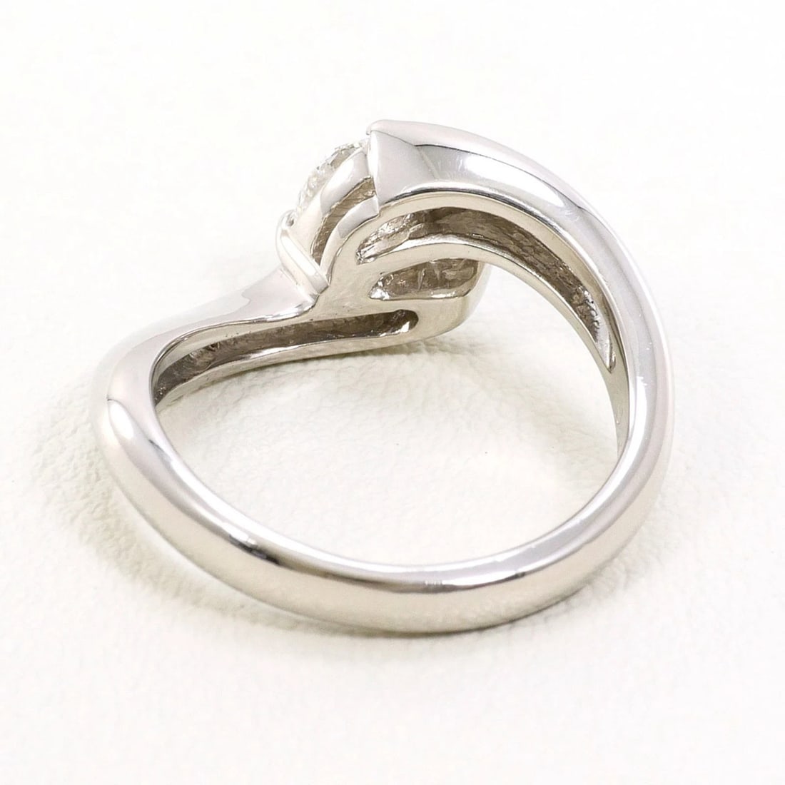 PT900 PLATINUM RING DIAMOND - 2