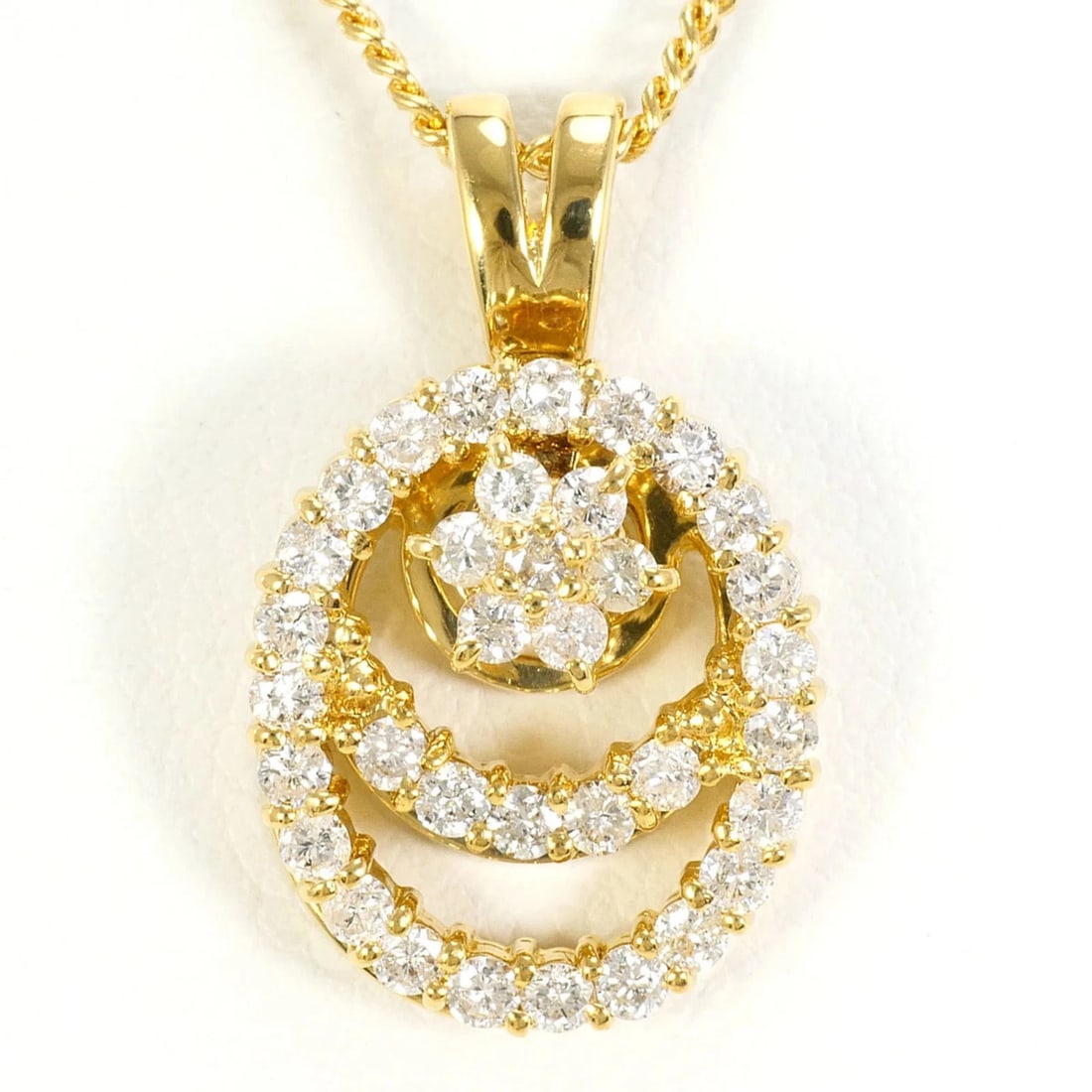 18K YELLOW GOLD NECKLACE DIAMOND: 18K Yellow Gold Necklace Diamond Brand: Unbranded Type/Style: Necklace Material: Yellow gold (18K) Main Stone Natural Color: Yellow gold Size: Neck Circumference 45 cm / 17.71'' Pendant Size 20mm x 13
