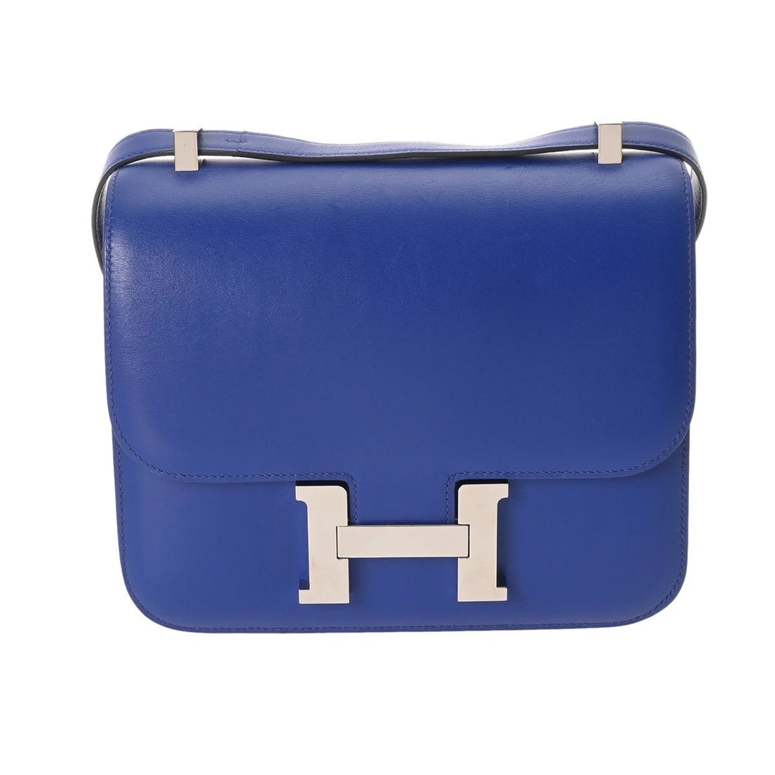 HERMES CONSTANCE 3 24 VAUX TADELAKT SHOULDER BAG: HERMES Constance 3 24 Vaux Tadelakt Shoulder Bag Brand: HERMES Type/Style: Shoulder Bag Material: Vaux Tadelakt Color: Blue Electric ? SilverMetal Size: H:about 7.5inch W:about 9.1inch D:about 1.6inch