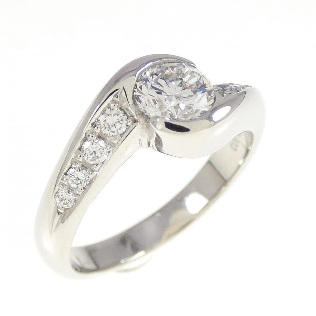 PT900 DIAMOND RING: PT900 Diamond Ring Brand: Unbranded Type/Style: Diamond Ring Material: PT900, Main Stone Natural Color: Silver Size: US 6 Accessories: None Accessories Notice: When purchasing pre-owned goods, please