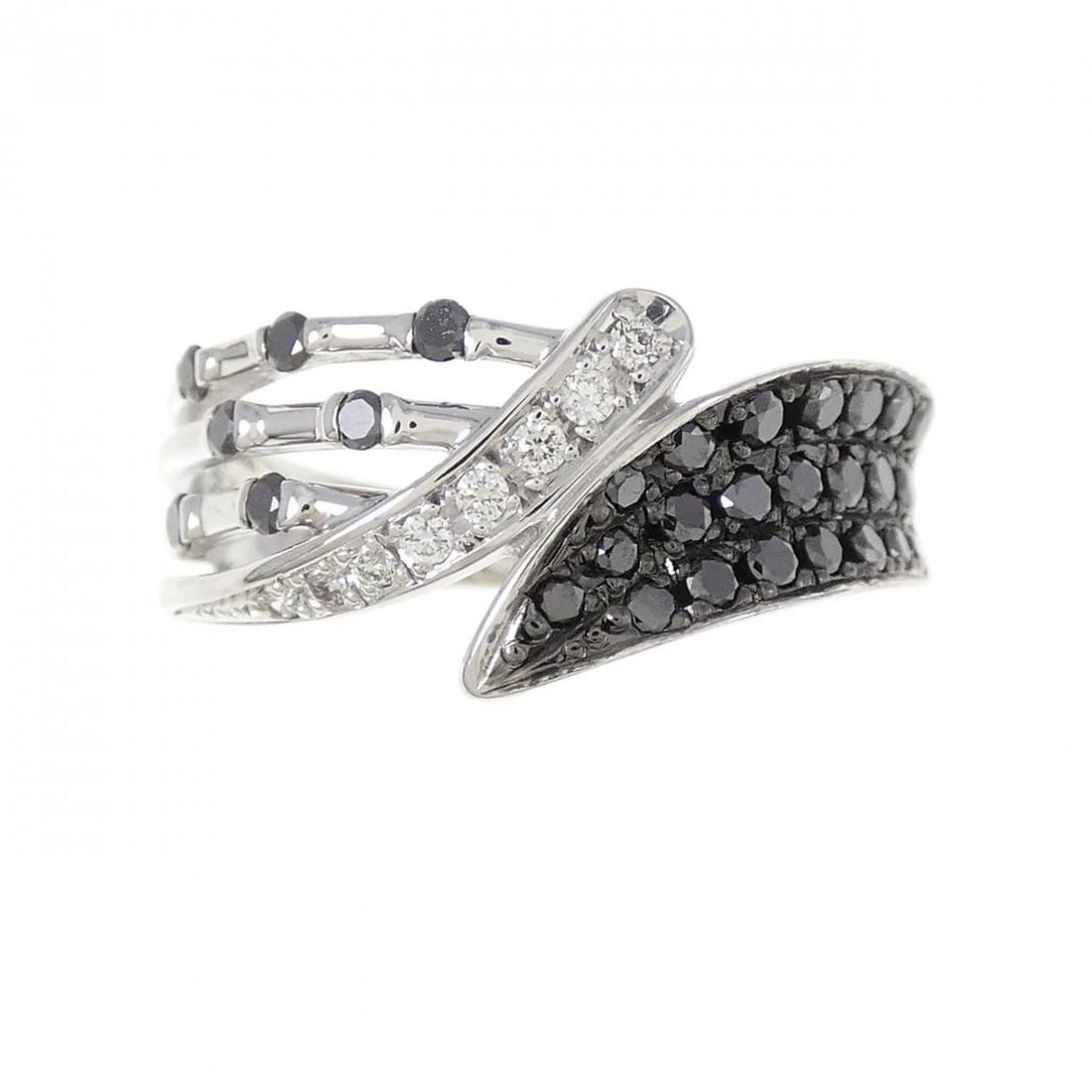 K18WG/K18BG DIAMOND RING: K18WG/K18BG Diamond Ring Brand: Unbranded Type/Style: Diamond ring Material: K18WG/K18BG, Main Stone Natural Color: wG,BG Size: US 9.25 Accessories: None Accessories Notice: When purchasing pre-owned