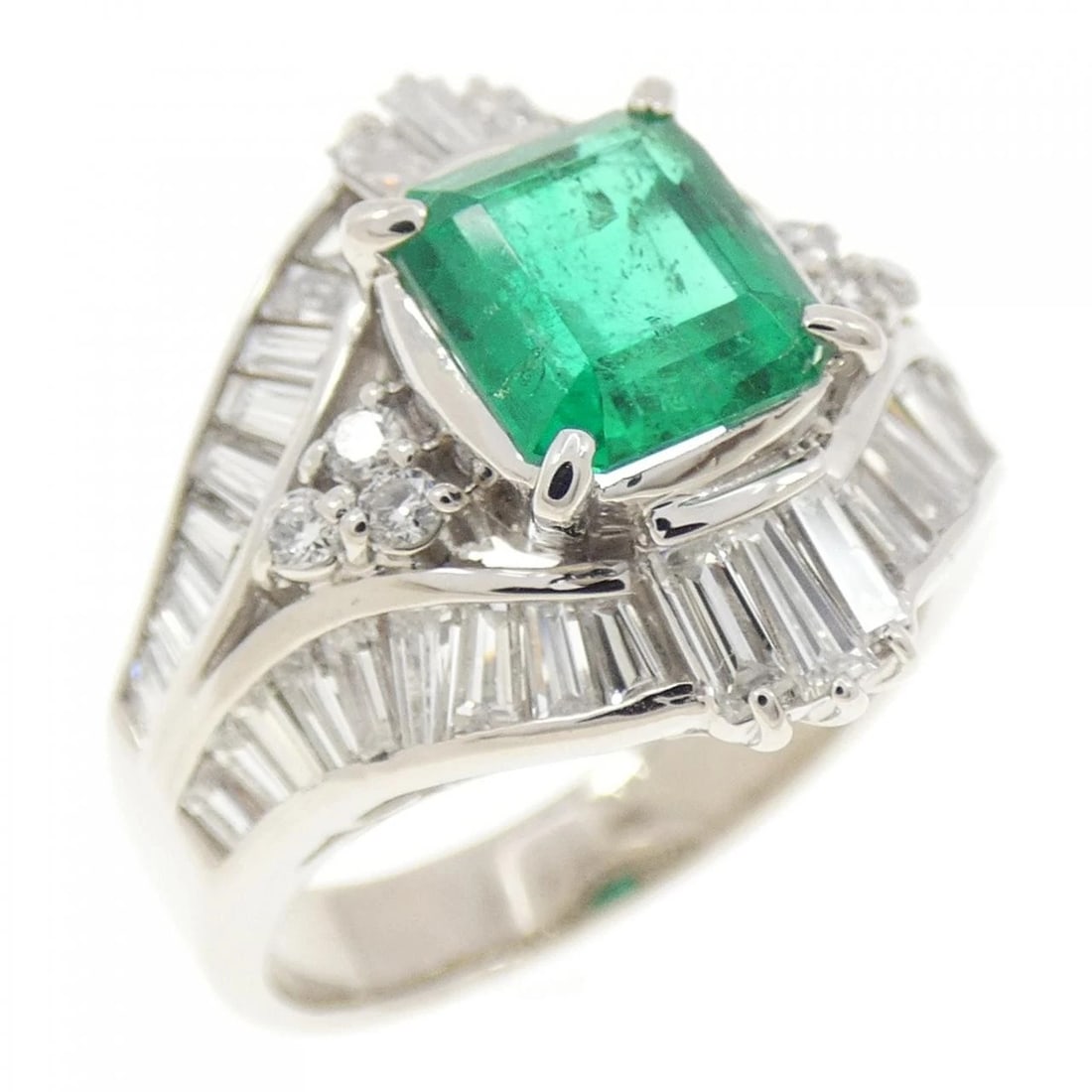 PT900 EMERALD RING: PT900 Emerald Ring Brand: Unbranded Type/Style: Emerald Ring Material: PT900, Main Stone Emerald Secondary Stone diamond Color: Silver Size: US 6 1/4 Accessories: None Accessories Notice: When
