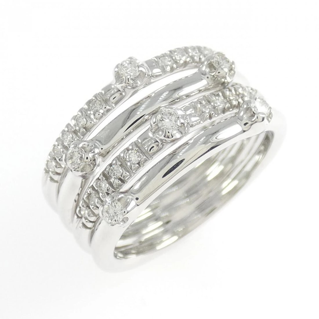 K18WG DIAMOND RING: K18WG Diamond Ring Brand: Unbranded Type/Style: Diamond Ring Material: K18WG, Main Stone Natural Color: White Gold Size: US 7 Accessories: None Accessories Notice: When purchasing pre-owne
