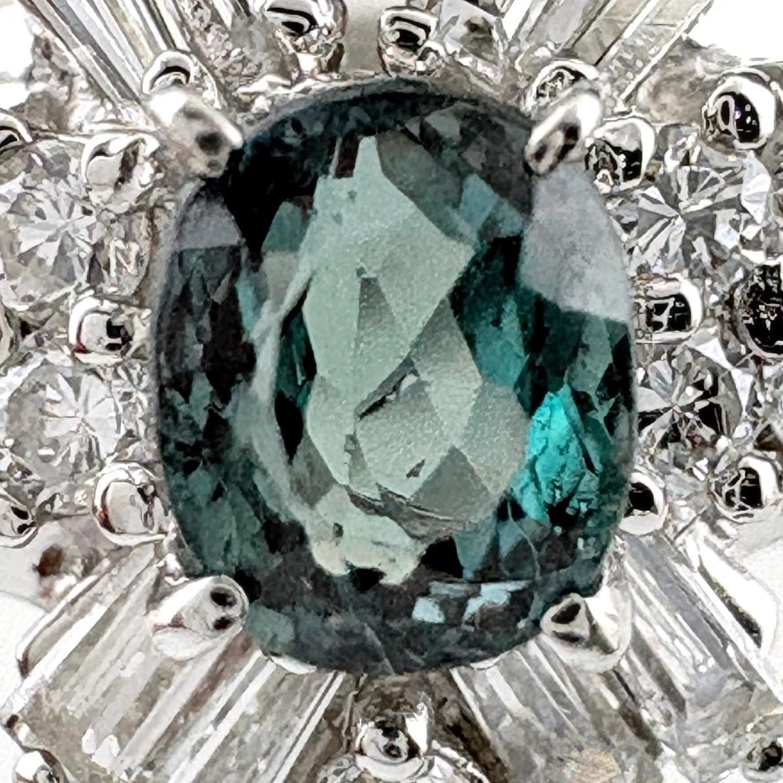ALEXANDRITE DESIGN RING PLATINUM - 2