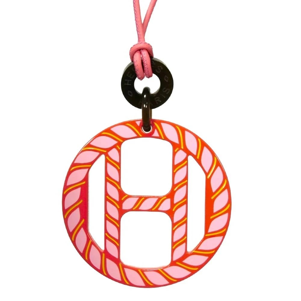HERMES H EQUIPE NAUTIC NECKLACE PINK RED: Hermes H Equipe Nautic Necklace Pink Red Brand: Hermes Type/Style: Necklace Material: Buffalo horn Lacquer Color: Tropical (Pink) Size: Total length 30.7 in, Motif W 2.5 in x H 2.5 in Accessories: