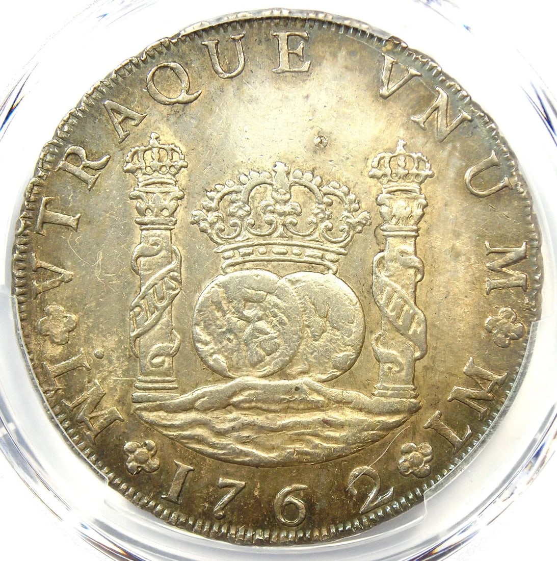 1762 PERU PILLAR DOLLAR 8 ES SILVER COIN: 1762 Peru Pillar Dollar 8 es Silver Coin Year : 1762 Denomination : 8 es Country of Origin : Peru Accessories: None Accessories Notice: When purchasing pre-owned goods, please refer to the photos of t
