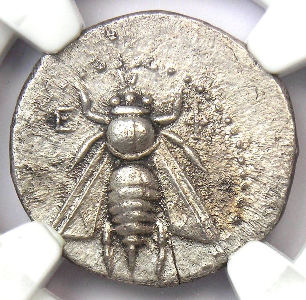 ANCIENT GREEK IONIA EPHESUS SILVER AR DRACHM BEE COIN: Ancient Greek Ionia Ephesus Silver AR Drachm Bee Coin Year : 100 BC Denomination : Drachm Country of Origin : Greece Accessories: None Accessories Notice: When purchasing pre-owned goods, please refer