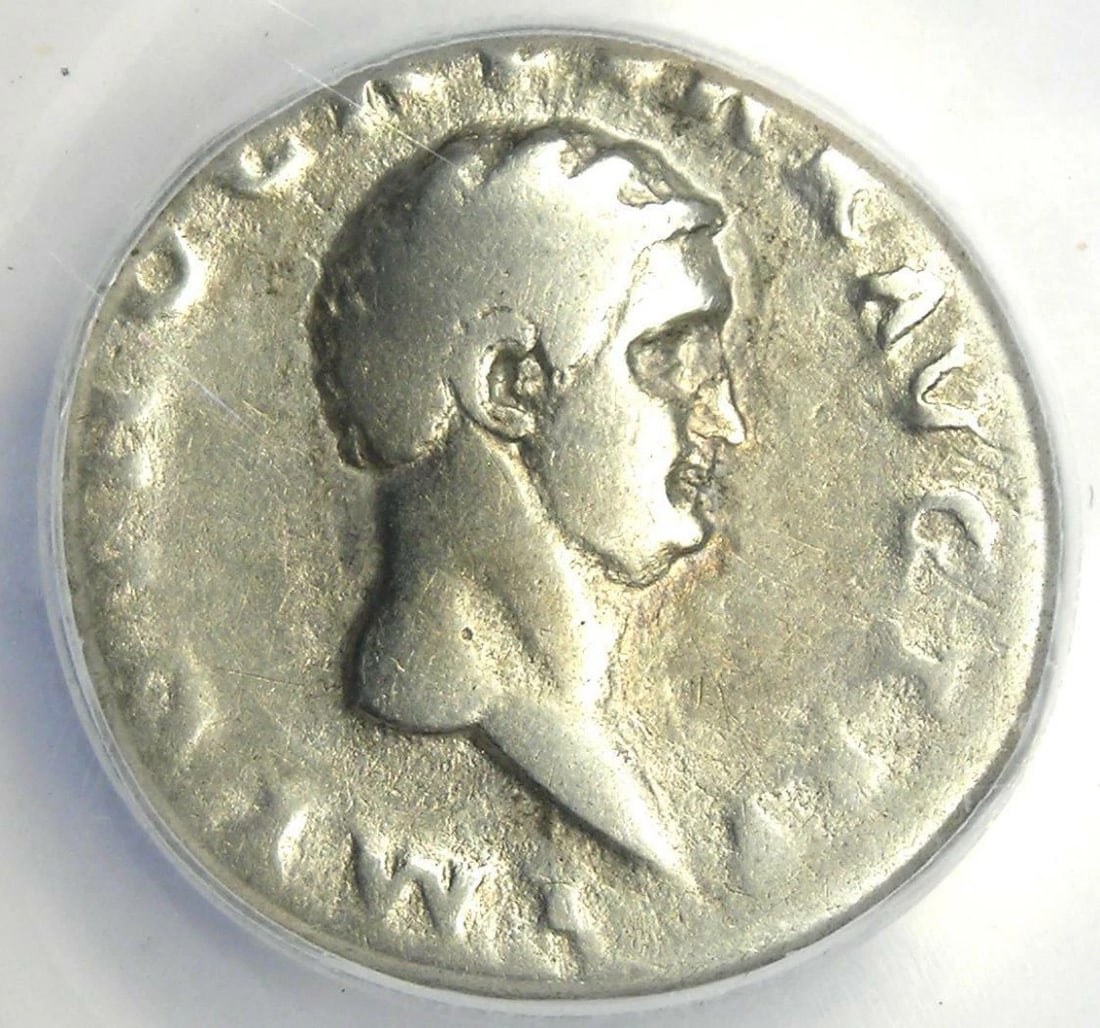ANCIENT ROMAN OTHO AR DENARIUS SILVER COIN: Ancient Roman Otho AR Denarius Silver Coin Year : 69 AD Denomination : Denarius Country of Origin : Italy Accessories: None Accessories Notice: When purchasing pre-owned goods, please refer to the pho