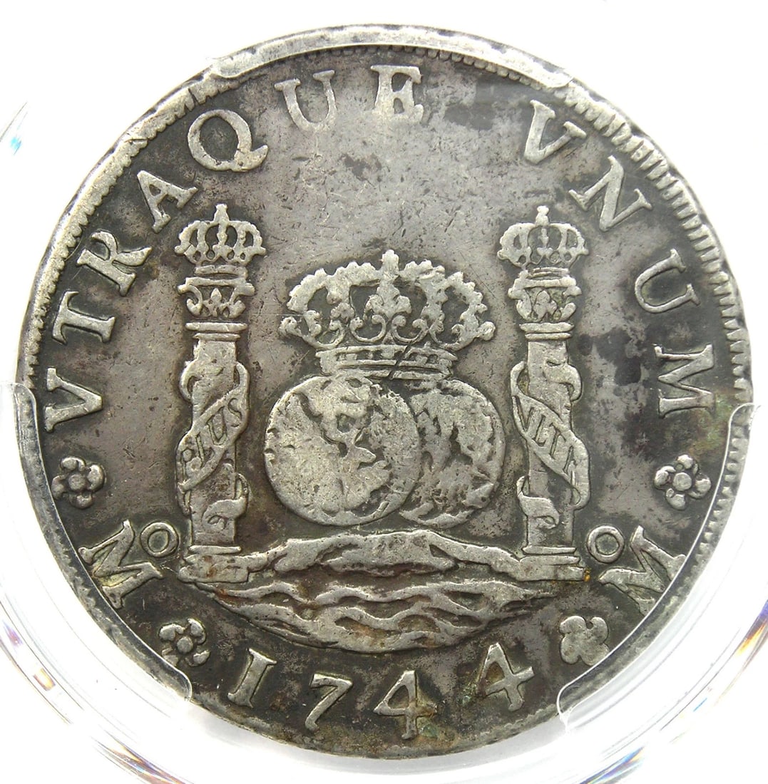 1744 MEXICO PILLAR DOLLAR 8 ES SILVER COIN (1 of 2)