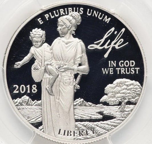 2018-W PROOF PLATINUM EAGLE 1 OZ FDI ED MOY: 2018-W Proof Platinum Eagle 1 oz FDI Ed Moy Year: 2018 Composition: Platinum Denomination: $100 Country of Origin: United States Accessories: None Accessories Notice: When purchasing pre-owned good