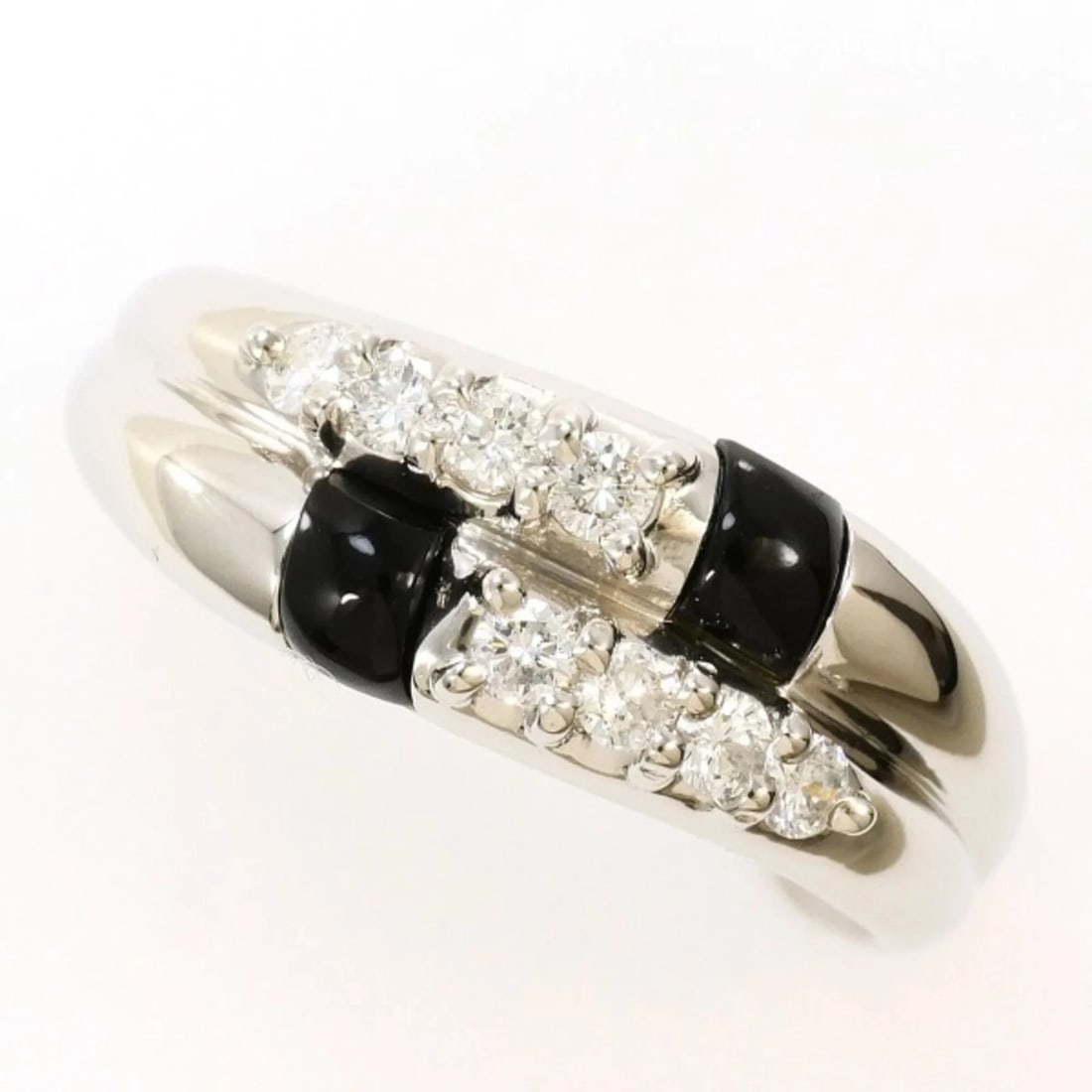 PLATINUM 900 RING WITH ONYX AND DIAMOND: Platinum 900 Ring with Onyx and Diamond Brand: Unbranded Type/Style: Band ring Material: Platinum 900, Main Stone natural Color: pt Size: US8.5 Accessories: None Accessories Notice: When p