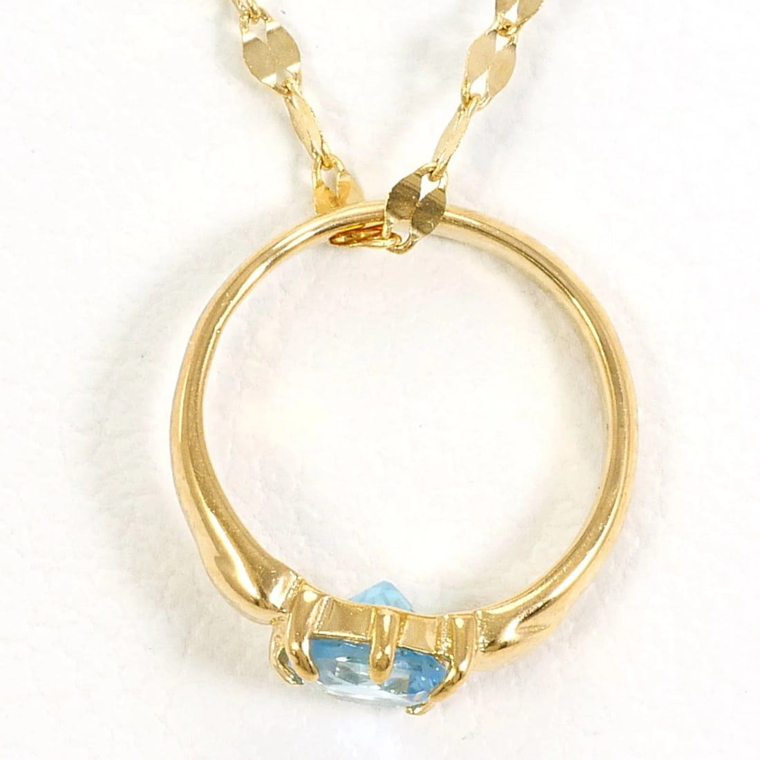 18K YELLOW GOLD NECKLACE WITH BLUE TOPAZ: 18K Yellow Gold Necklace with Blue Topaz Brand: Unbranded Type/Style: Necklace Material: Yellow gold (18K), Main Stone blue topaz Color: YG Size: Neck Circumference 45 cm / 17.71'' Pendant Size 10mm x