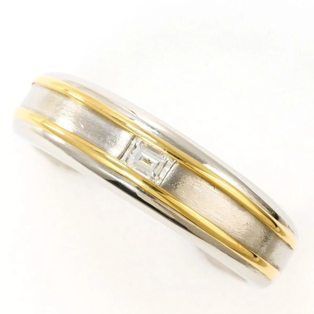 PLATINUM 900 18K YELLOW GOLD RING WITH DIAMOND: Platinum 900 18K Yellow Gold Ring with Diamond Brand: Unbranded Type/Style: Band ring Material: Platinum 900, Yellow gold (18K), Main Stone natural Color: Pt, YG Size: US5.5 Accessories: None