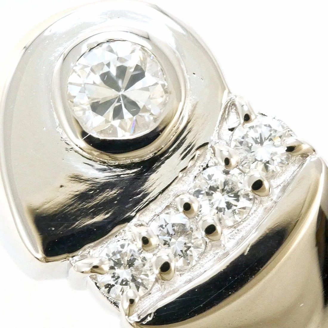 PLATINUM 900 RING WITH DIAMOND - 2