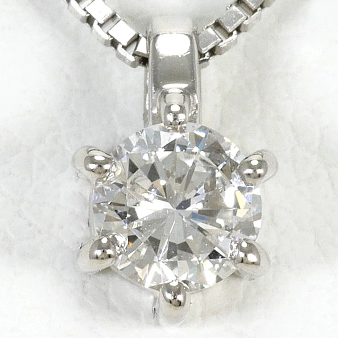 PLATINUM 900/850 NECKLACE WITH DIAMOND: Platinum 900/850 Necklace with Diamond Brand: Unbranded Type/Style: Necklace Material: Platinum 850, Platinum 900, Main Stone natural Color: Pt Size: Neck Circumference 45 cm / 17.71''Pendant Size