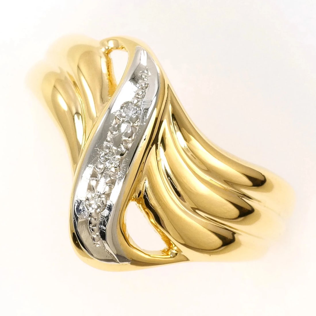 PLATINUM 900 18K YELLOW GOLD RING WITH DIAMOND: Platinum 900 18K Yellow Gold Ring with Diamond Brand: Unbranded Type/Style: Band ring Material: Platinum 900, Yellow gold (18K), Main Stone natural Color: Pt, YG Size: US7.5 Accessories: None