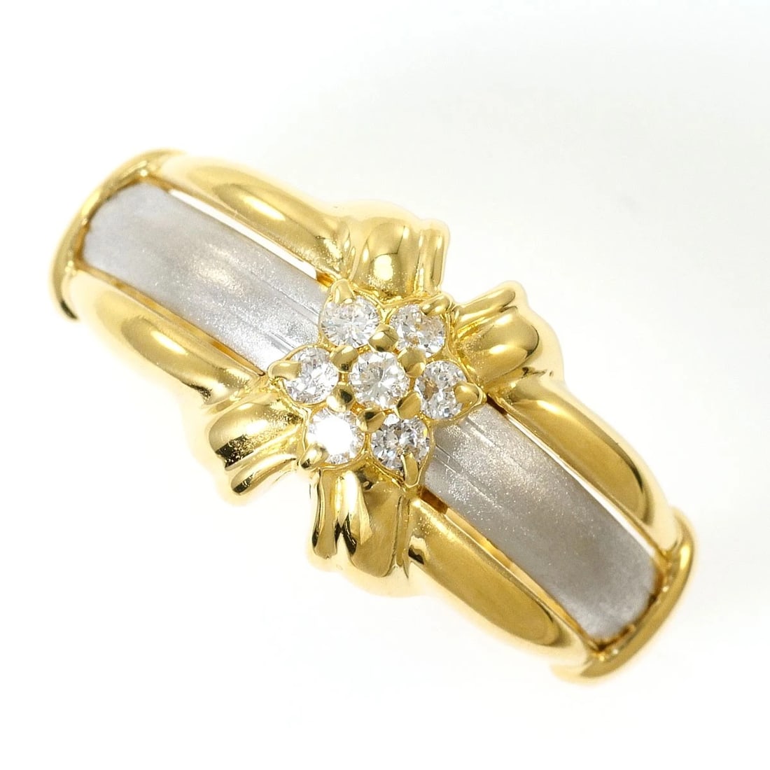 PT900 PLATINUM K18 RING DIAMOND: PT900 Platinum K18 Ring Diamond Brand: No Brand Type/Style: Ring Material: PT900 Platinum K18, Main Stone Diamond Color: Silver Size: US7 Accessories: None Accessories Notice: When purchasing