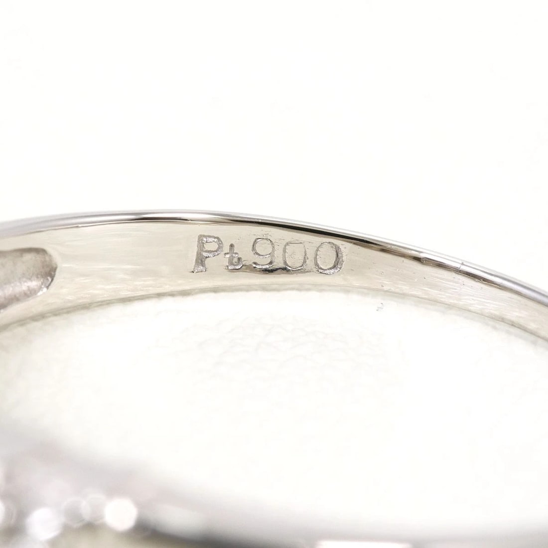 PT900 PLATINUM RING DIAMOND - 4