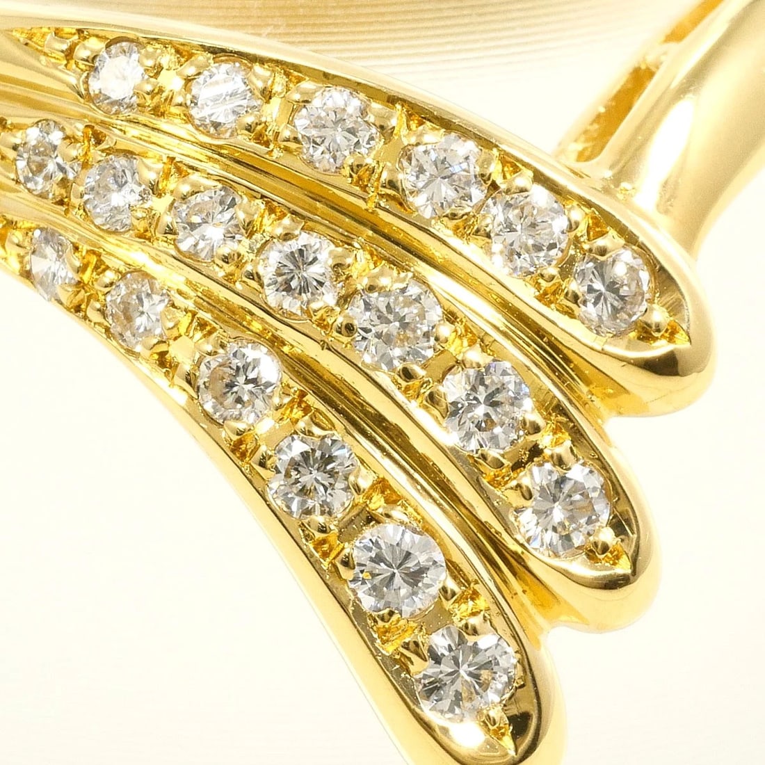 K18 18K GOLD RING DIAMOND: K18 18k gold Ring Diamond Brand: No Brand Type/Style: Ring Material: 18k gold, Main Stone Diamond Color: Gold Size: US 6 3/4 Accessories: None Accessories Notice: When purchasing pre-owned