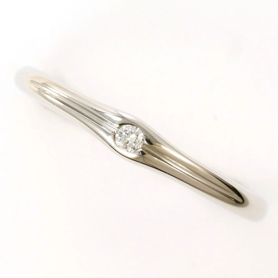 PT900 PLATINUM RING DIAMOND: PT900 Platinum Ring Diamond Brand: No Brand Type/Style: Ring Material: PT900 Platinum, Color: Silver Size: US 7 1/2 Accessories: None Accessories Notice: When purchasing pre-owned goods, please refer