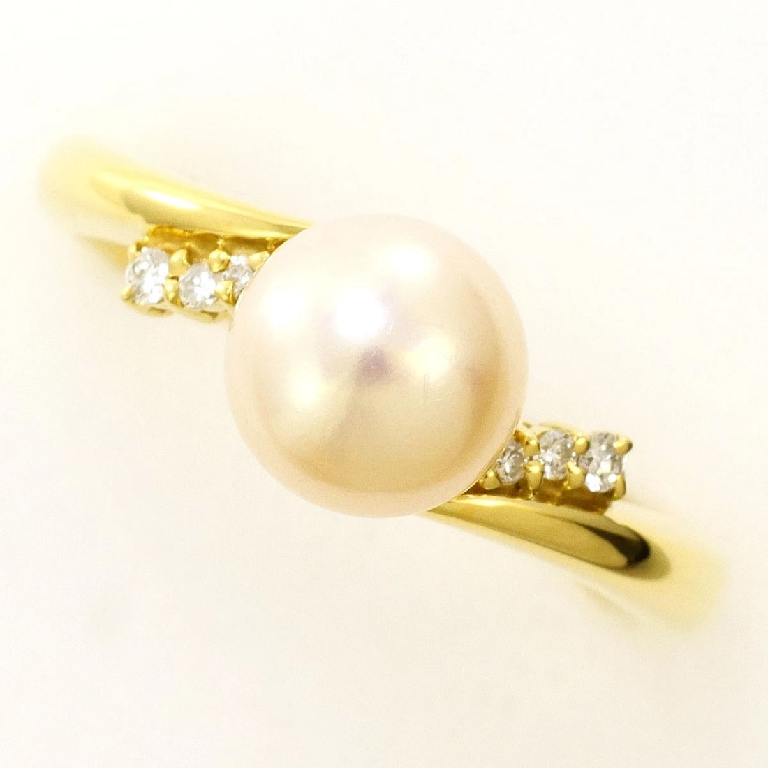K18 18K GOLD RING 1 AKOYA PEARL: K18 18k gold Ring 1 Akoya Pearl Brand: No Brand Type/Style: Ring Material: 18k gold, Main Stone Akoya Pearl Color: Gold Size: US 6 3/4 Accessories: None Accessories Notice: When purchasing pre-owned