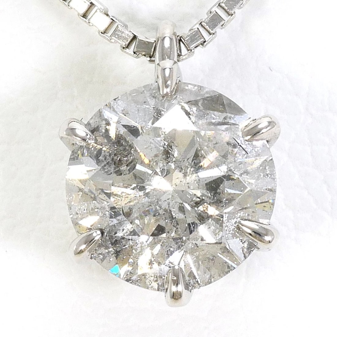 PT900 PLATINUM PT850/PLATINUM NECKLACE: PT900 Platinum PT850/Platinum Necklace Brand: No Brand Type/Style: Necklace Material: PT900 Platinum PT850/Platinum, Main Stone Diamond Color: Silver Size: total length45cm Accessories: None <
