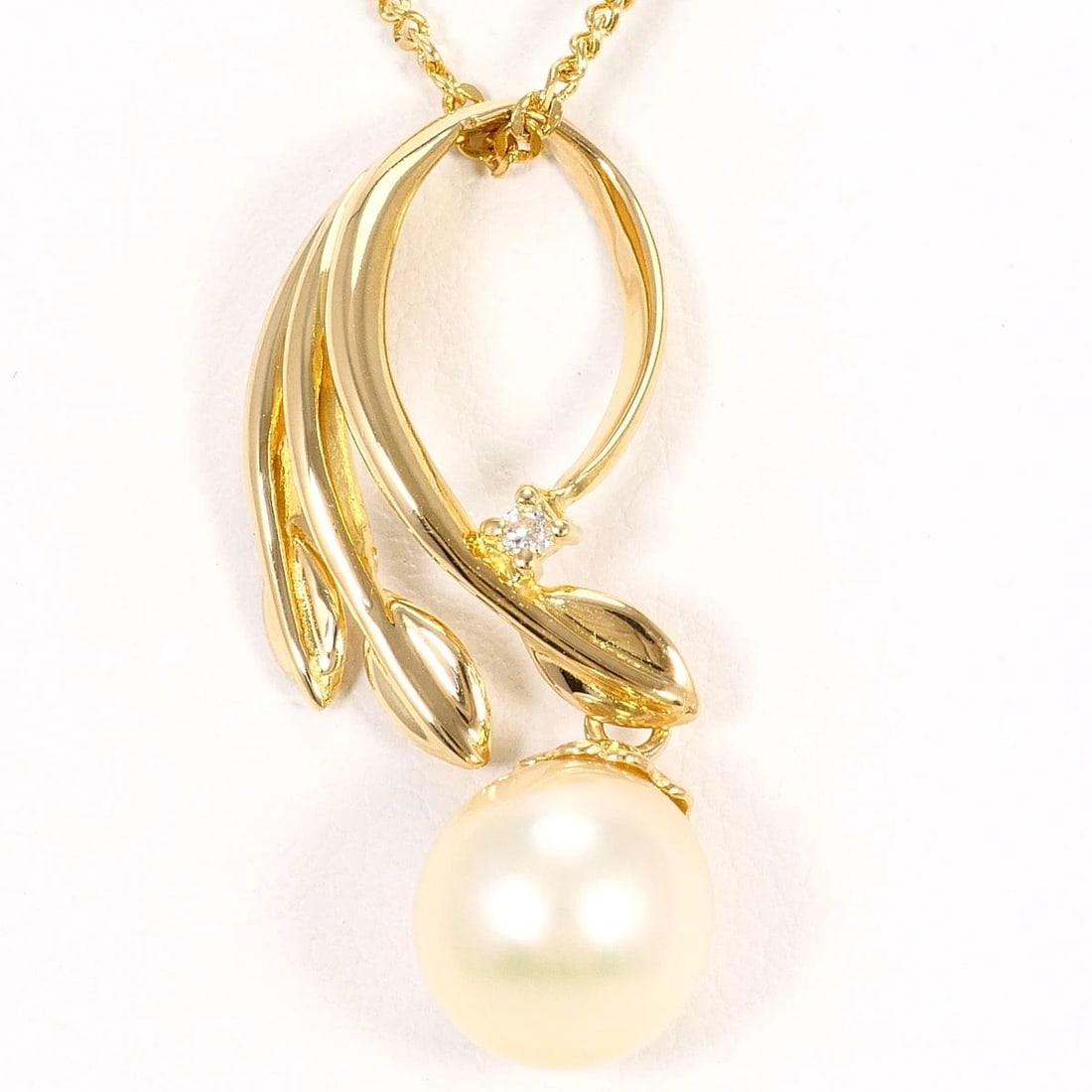 K18 GOLD NECKLACE: K18 gold Necklace Brand: No Brand Type/Style: Necklace Material: K18/Yellow Gold, Main Stone Pearl, Natural Color: Yellow Gold Size: Top size?H:about28?W:about11mm(Top and chain are removable), Chain