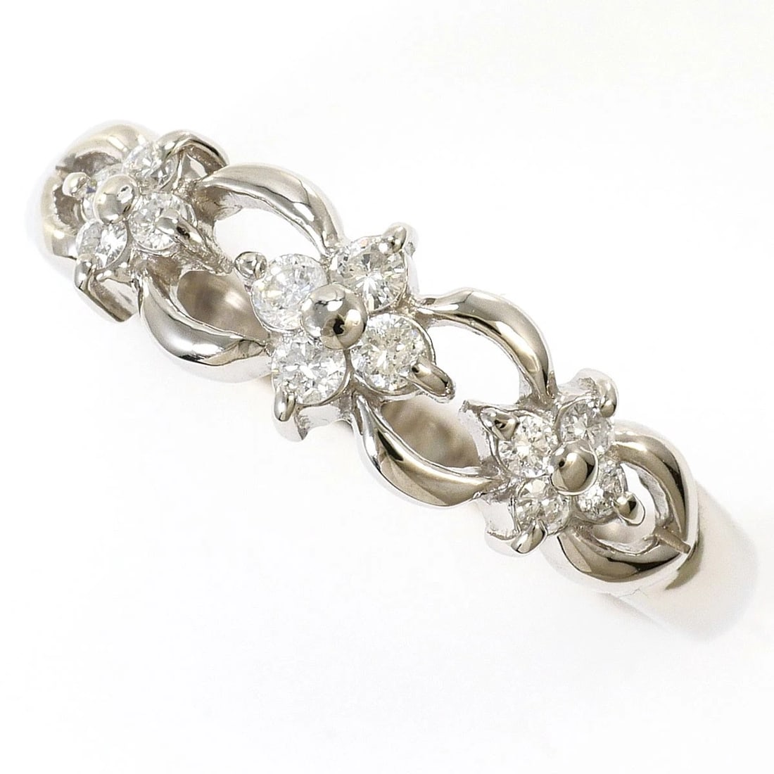 PT900 PLATINUM RING DIAMOND: PT900 Platinum Ring Diamond Brand: No Brand Type/Style: Ring Material: PT900, Main Stone Natural Color: None Size: US 7 1/2 Accessories: None Accessories Notice: When purchasing pre-owned goods,