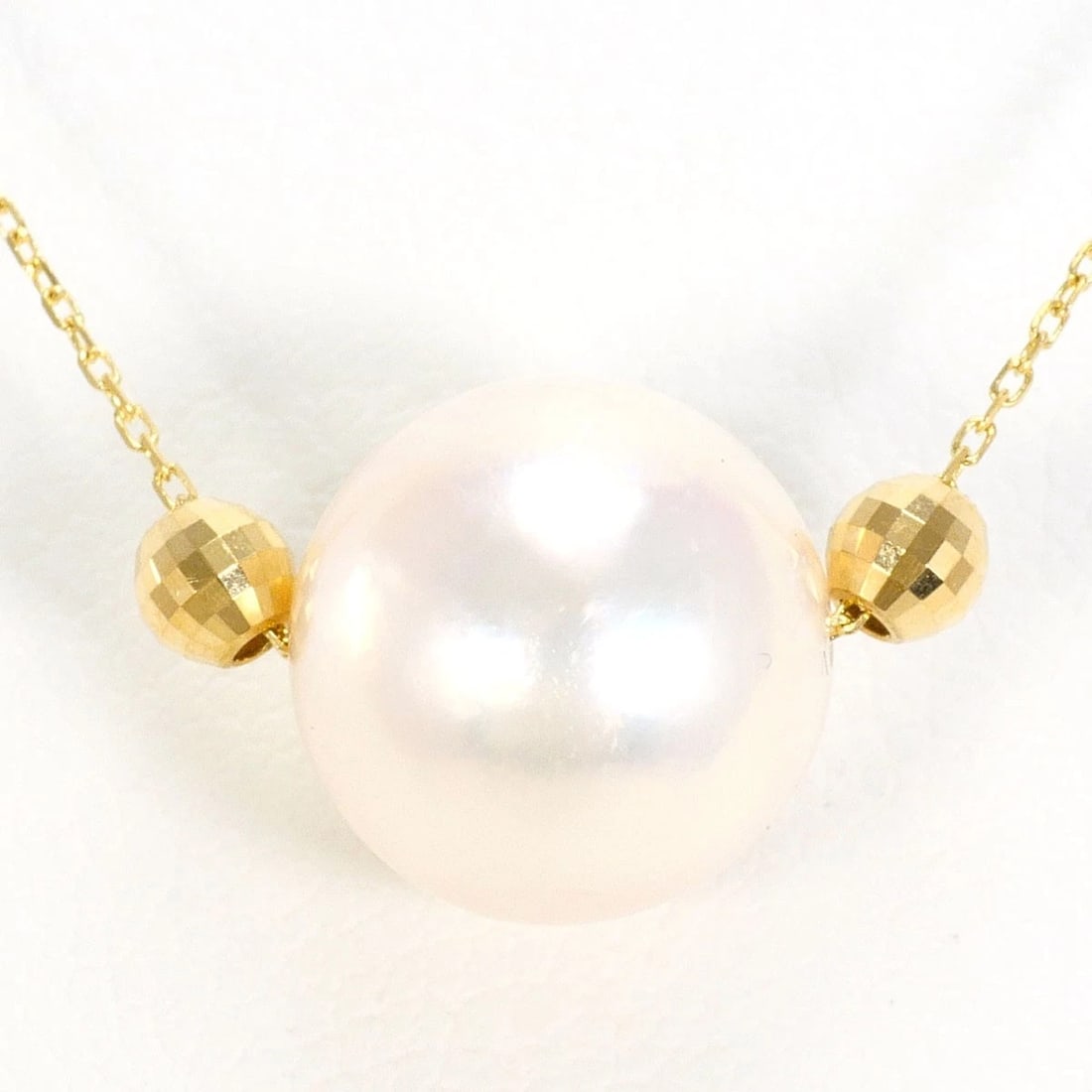 K18 GOLD NECKLACE PEARL (NATURAL): K18 gold Necklace Pearl (Natural) Brand: No Brand Type/Style: Necklace Material: K18/Yellow Gold, Color: none Size: H:about10?W:about15mm(Top and Chain cannot be removed) Chain Length: about40cm(With