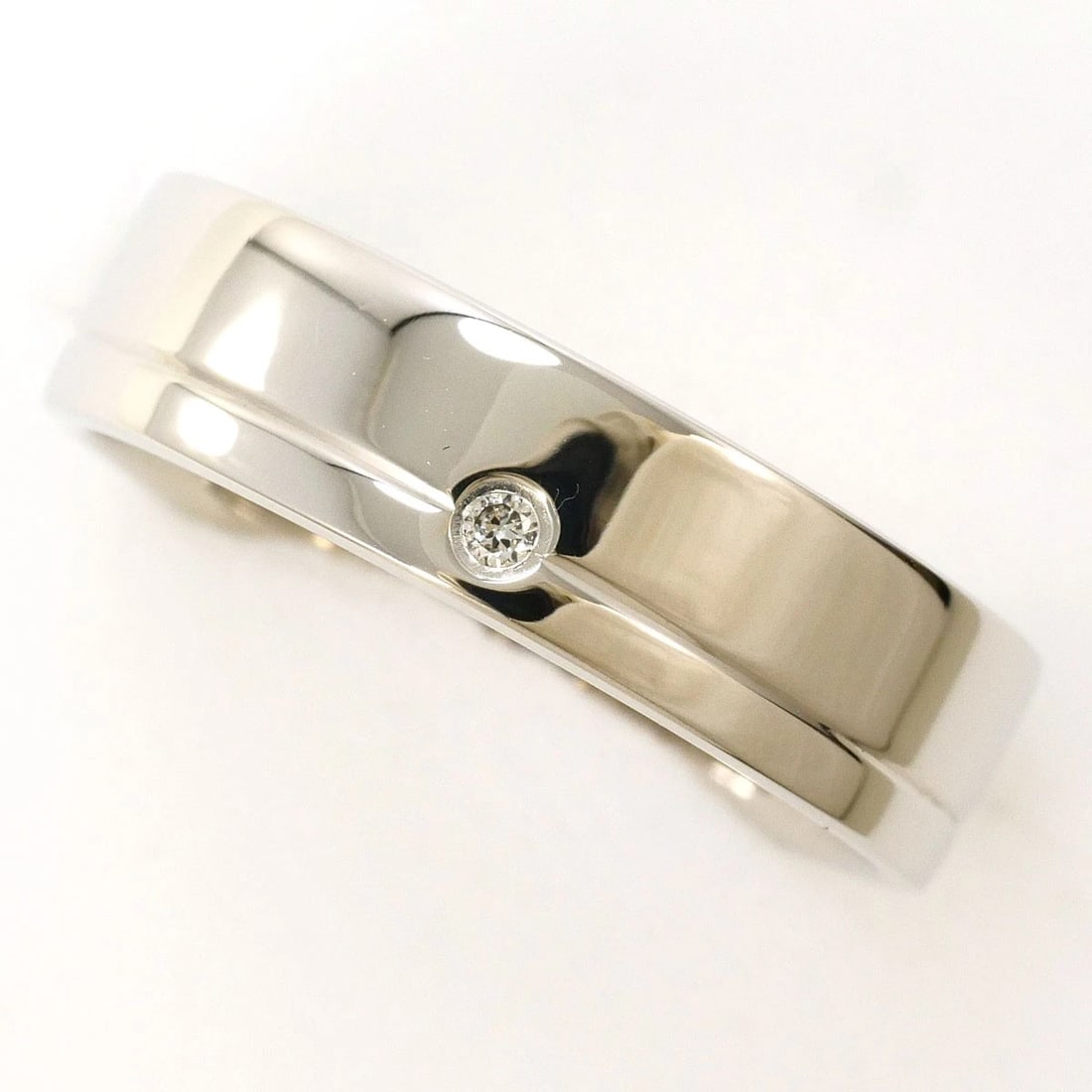 ST. PURE PT1000 RING DIAMOND: St. Pure PT1000 Ring Diamond Brand: St. Pure Type/Style: Ring Material: PT1000/Platinum, Main Stone Sapphire, Natural Color: None Size: US 6 1/2 Accessories: None Accessories Notice: When purchasing