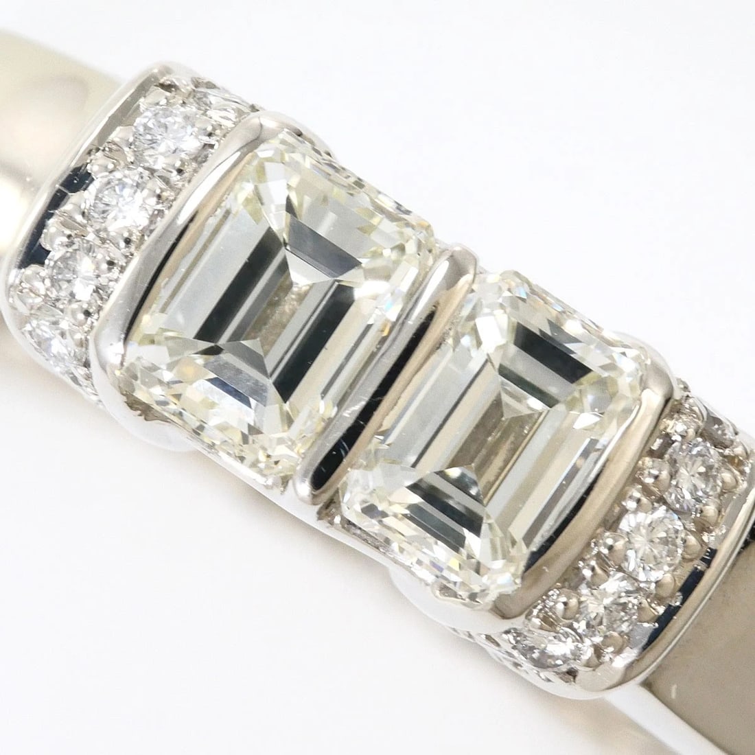 PT900 PLATINUM RING DIAMOND - 2