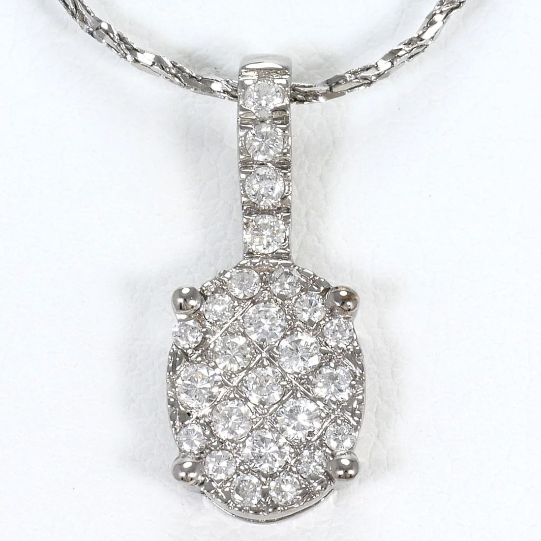 K18 GOLD NECKLACE DIAMOND: K18 gold Necklace Diamond Brand: No Brand Type/Style: Necklace Material: K18 Gold, Main Stone Natural Color: None Size: Chain Length: 40cm Accessories: None Accessories Notice: When purchasing