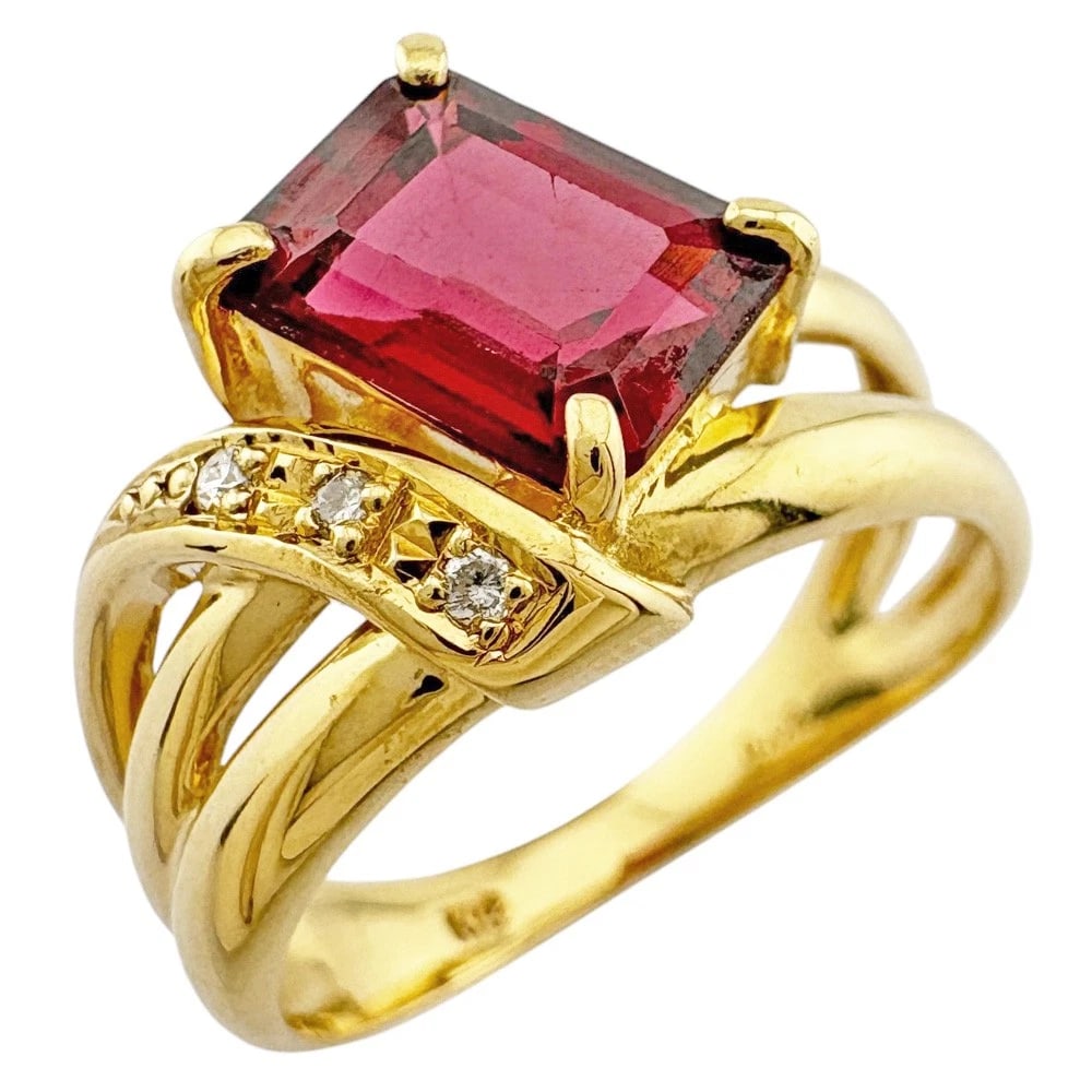 RING K18 YELLOW GOLD GARNET DIAMOND: Ring K18 yellow gold garnet diamond Brand: Unbranded Type/Style: Ring Material: K18 yellow gold, Main Stone garnet Color: gold Size: US 5 3/8 Accessories: None Accessories Notice: When purchasing