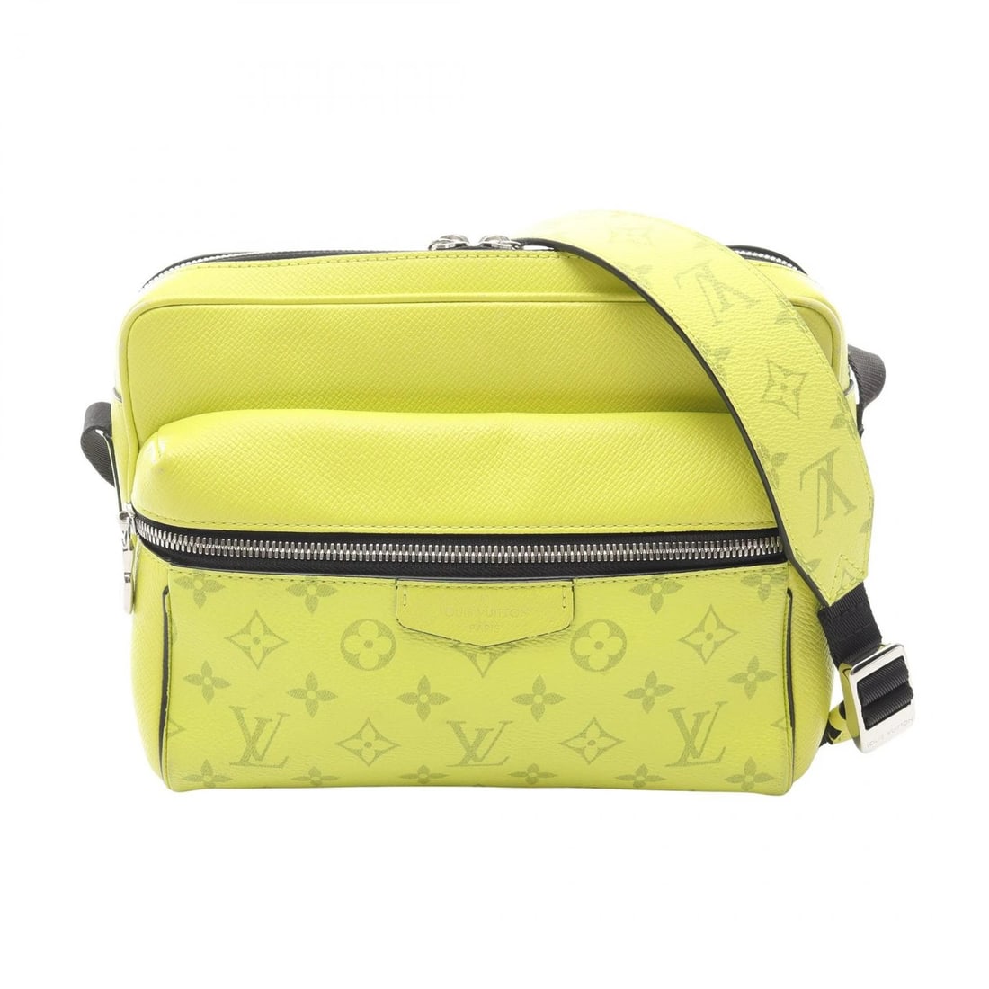 LOUIS VUITTON OUTDOOR MESSENGER PM SHOULDER BAG