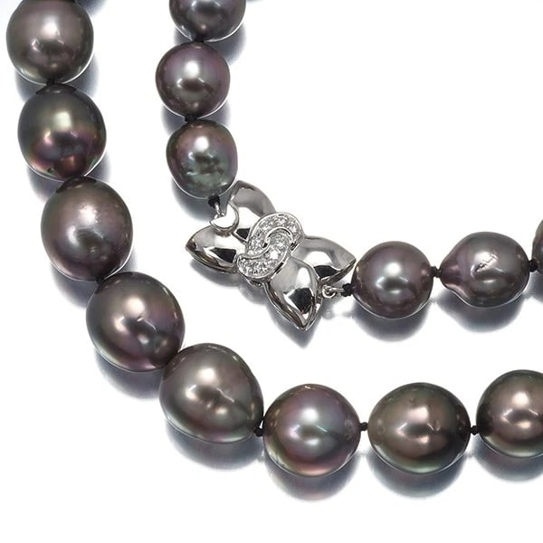 TASAKI NECKLACE BLACK SOUTH SEA PEARL PT 900: TASAKI Necklace Black South Sea Pearl Pt 900 Brand: TASAKI Type/Style: Necklace Material: 900 / Platinum, Color: Silver Size: Necklace length: 46cm Accessories: None Accessories Notice: Wh