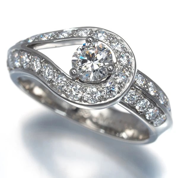 VAN CLEEF & ARPELS RING DIAMOND PT 950: Van Cleef & Arpels Ring Diamond Pt 950 Brand: Van Cleef & Arpels Type/Style: Ring Material: 950 / Platinum, Main Stone Natural Color: Silver Size: US 4.75 Accessories: None Accessories Not