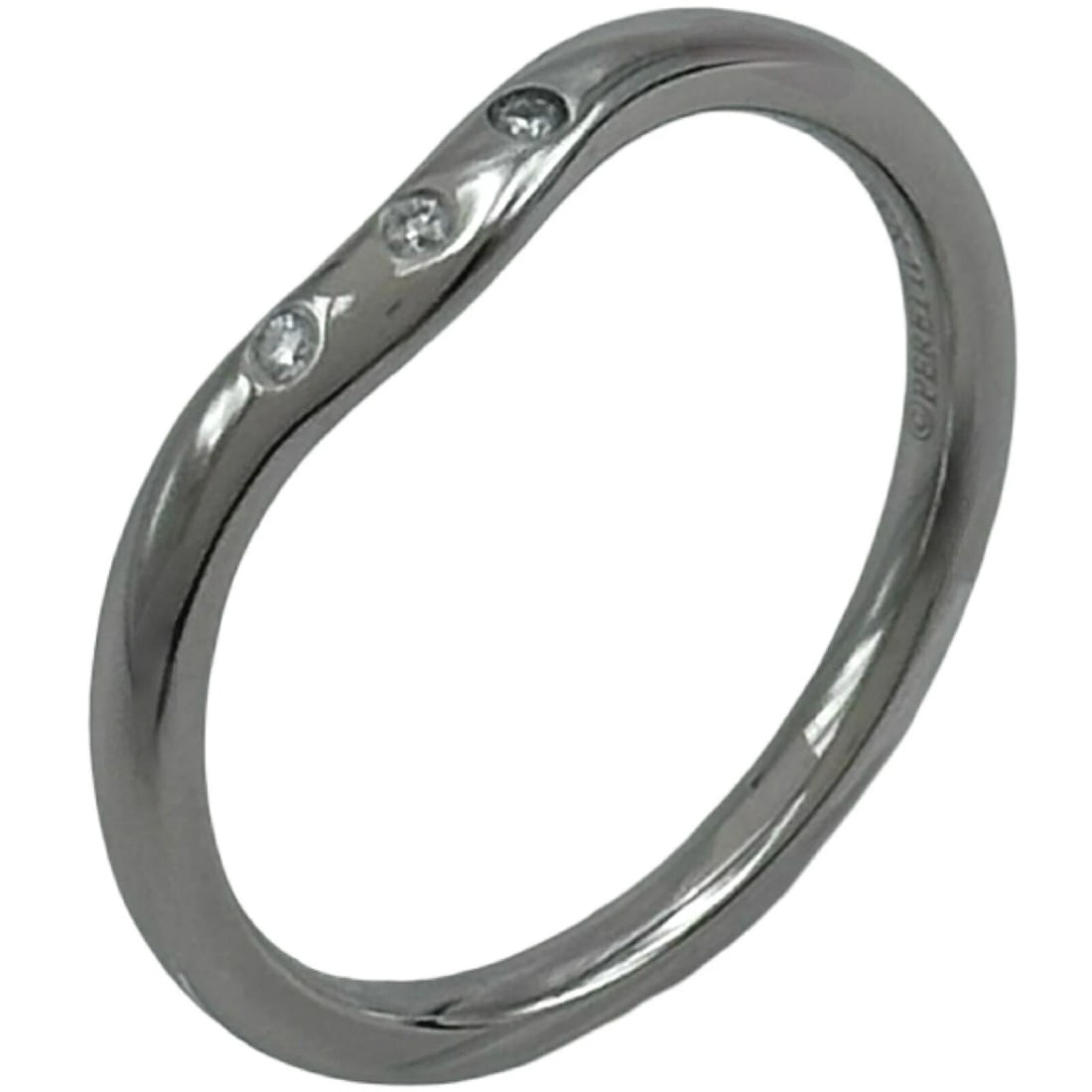 TIFFANY & CO. CURVED RING PLATINUM PT950 DIAMOND JEWELRY: Tiffany & Co. Curved Ring Platinum Pt950 Diamond Jewelry Brand: Tiffany & Co. Type/Style: Ring Material: Pt950, Color: PT Size: 6.5 US Accessories: None Accessories Notice: When purchasing pre-owned