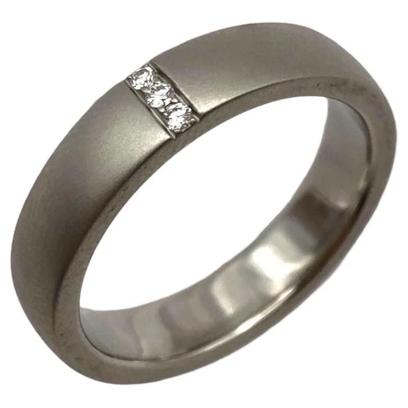 HARRY WINSTON THREE STONE RING PLATINUM PT950 JEWELRY: Harry Winston Three Stone Ring Platinum Pt950 Jewelry Brand: Harry Winston Type/Style: Ring Material: Pt950, Color: PT Size: 5.5 US Accessories: None Accessories Notice: When purchasing pre-owned