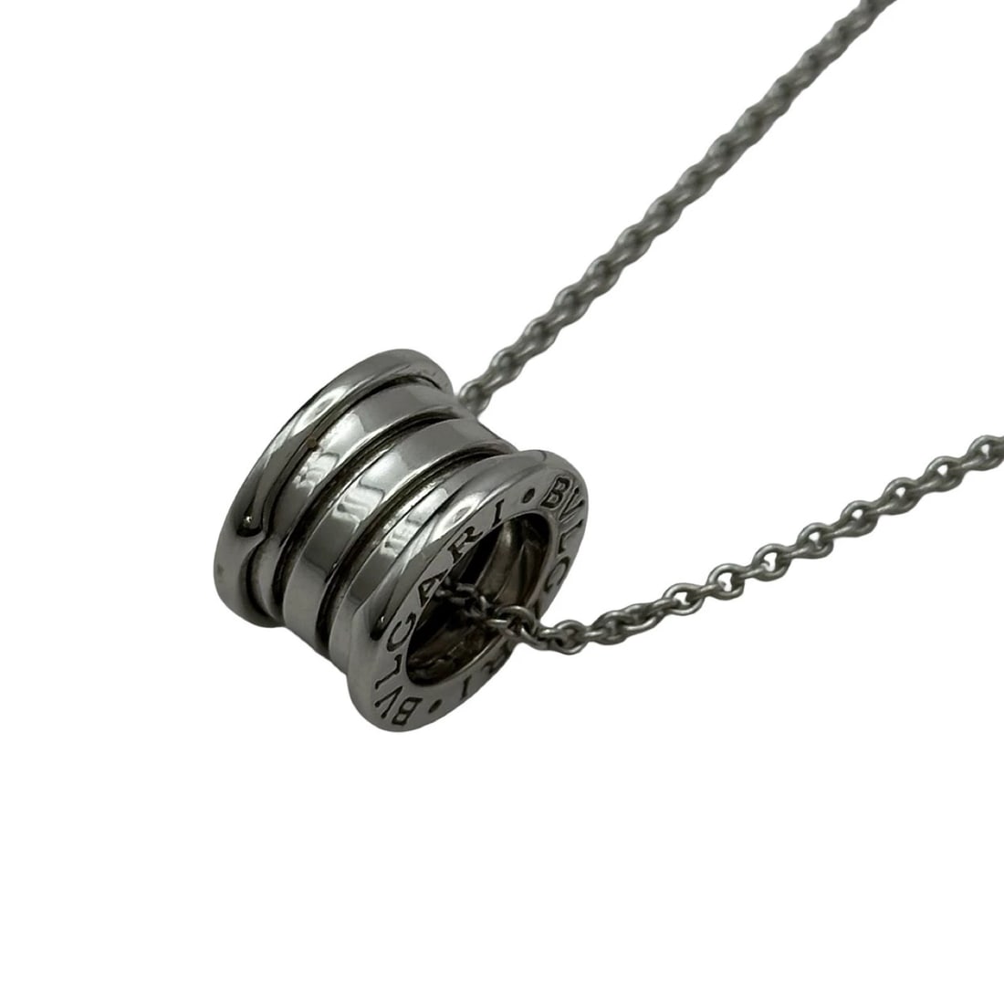 BVLGARI B-ZERO1 NECKLACE WHITE GOLD 750 JEWELRY: Bvlgari B-Zero1 Necklace White Gold 750 Jewelry Brand: Bvlgari Type/Style: Necklace Material: K18 WG, Color: WG Size: Size Height: approx. 14.6mm Width: approx. 9.1mm Total length: approx. 40cm