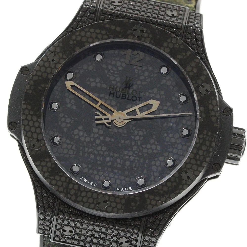HUBLOT BIG BANG EMBROIDERY ALL BLACK LIMITED WATCH: HUBLOT Big Bang Embroidery All Black Limited Watch Brand: HUBLOT Type/Style: Wristwatch Material: Band Material rubber, Case Material Stainless Steel/Carbon/Titanium Color: Dial Color black Size: Abou
