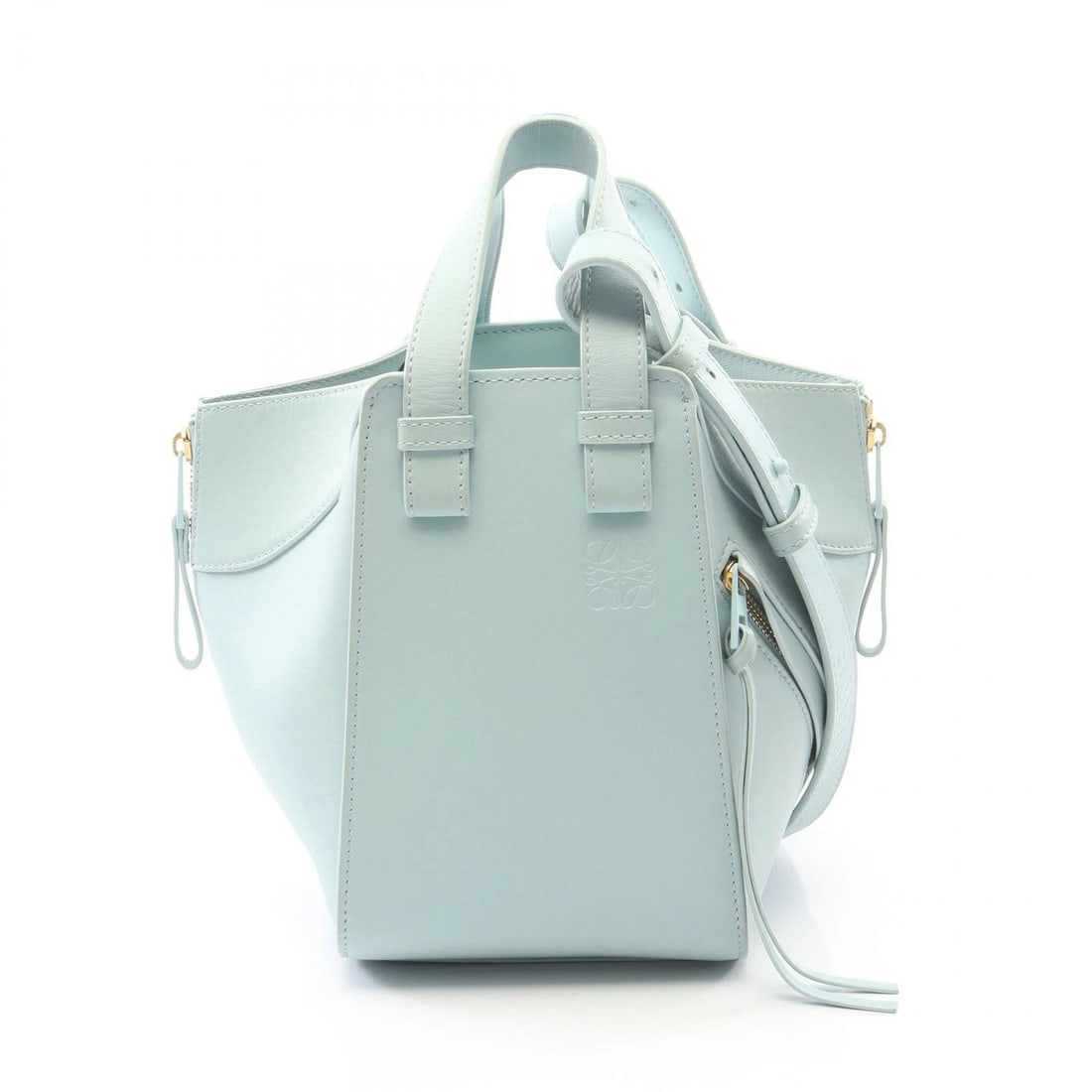 LOEWE HAMMOCK COMPACT SHOULDER HANDBAG LEATHER BLUE: LOEWE Hammock Compact Shoulder Handbag leather Blue Brand: LOEWE Type/Style: Handbag Material: Exterior Material leather Color: Exterior Color Blue?ish colors Size: H:20cm x W:14cm x D:18cm (H:7.9" x 
