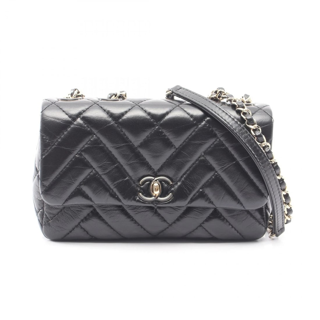 CHANEL MATELASSE CHAIN SHOULDER BAG: CHANEL Matelasse Chain Shoulder Bag Brand: CHANEL Type/Style: Shoulder Bag Material: Exterior Material Lambskin (sheep leather) Color: Exterior Color Black?ish colors Size: H:11.5cm x W:20cm x