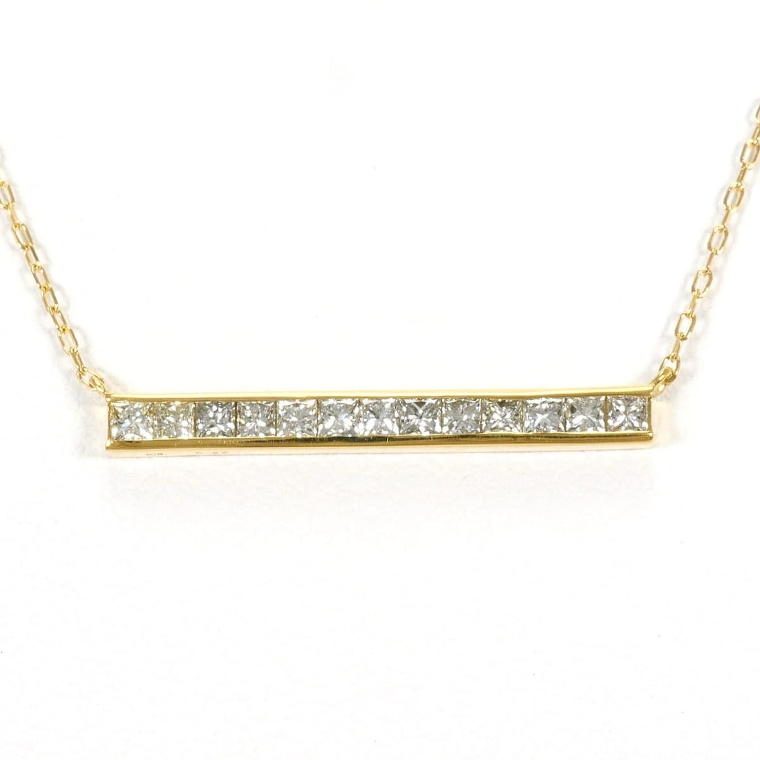 K18 GOLD NECKLACE DIAMOND: K18 gold Necklace Diamond Brand: No Brand Type/Style: Necklace Material: K18 Gold, Main Stone Natural Color: None Size: Chain Length: 47cm Accessories: None Accessories Notice: When purchasing
