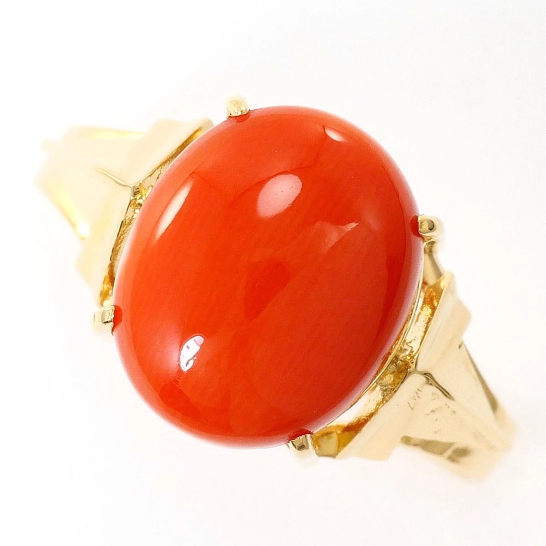 K18 GOLD RING CORAL: K18 gold Ring Coral Brand: No Brand Type/Style: Ring Material: K18 Gold, Main Stone Coral Color: None Size: US 7 Accessories: None Accessories Notice: When purchasing pre-owned goods, please refer to