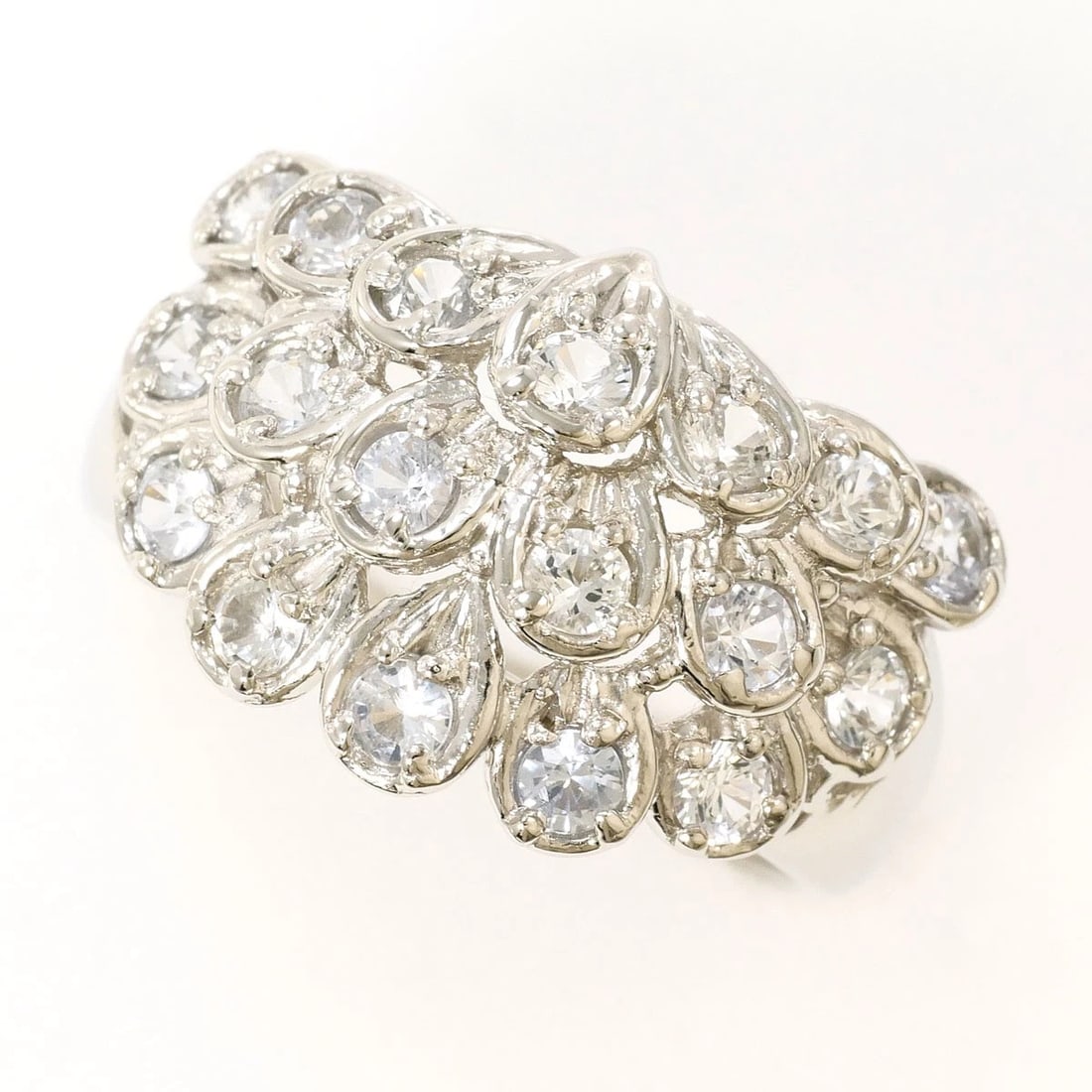 PT900 RING WHITE SAPPHIRE: PT900 Ring White sapphire Brand: No Brand Type/Style: Ring Material: PT900/Platinum, Main Stone White sapphire Color: None Size: US 6 1/4 Accessories: None Accessories Notice: When purchasing