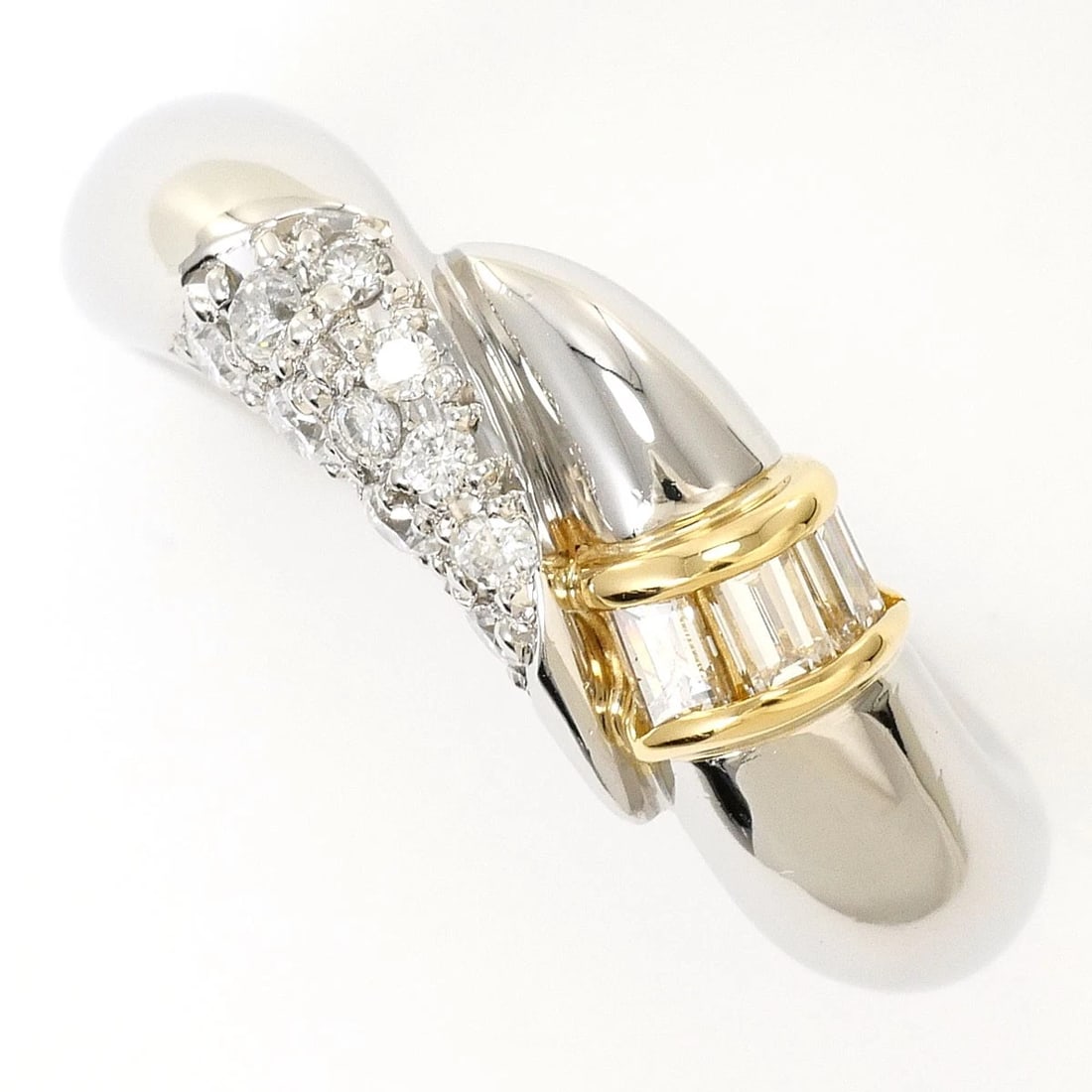 PT900 PLATINUM K18 RING DIAMOND: PT900 Platinum K18 Ring Diamond Brand: No Brand Type/Style: Ring Material: PT900/K18, Main Stone Natural Color: None Size: US 5 1/8 Accessories: None Accessories Notice: When purchasing pre-owned