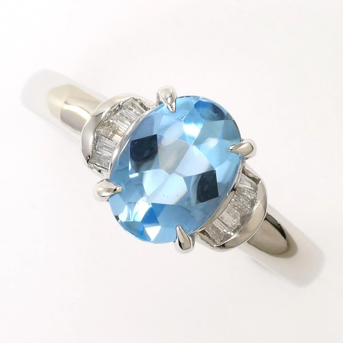 PT900 RING AQUAMARINE: PT900 Ring Aquamarine Brand: No Brand Type/Style: Ring Material: PT900/Platinum, Main Stone Aquamarine Color: None Size: US 6 Accessories: None Accessories Notice: When purchasing pre-owned goods,